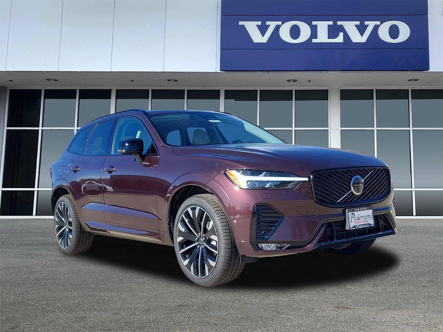 2026 Volvo XC60 B5 Ultra Dark AWD's photo