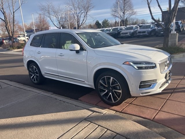 2023 Volvo XC90 Plus's photo