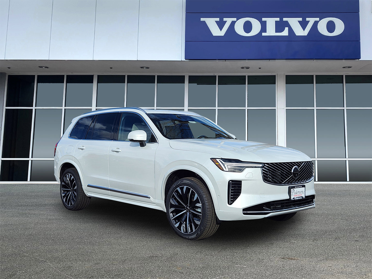 2026 Volvo XC90 Plus's photo