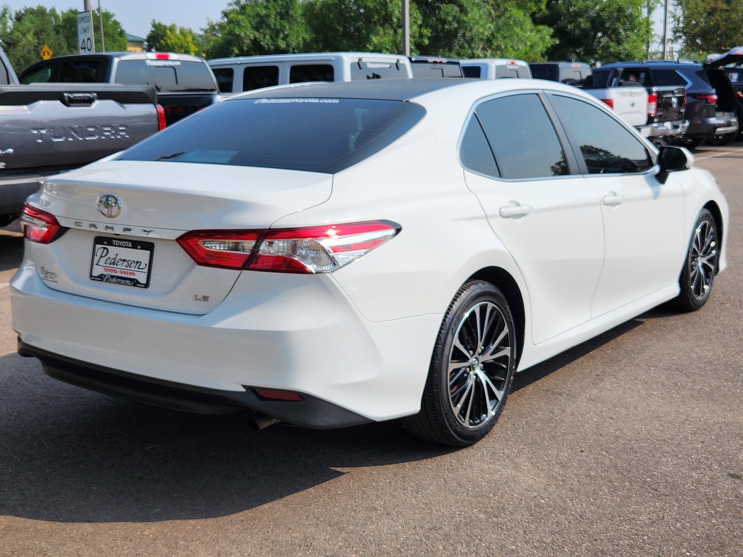 2018 Toyota Camry LE photo 3