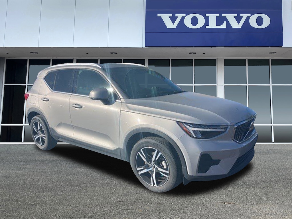 Certified 2025 Volvo XC40 B5 Core Bright Theme SUV