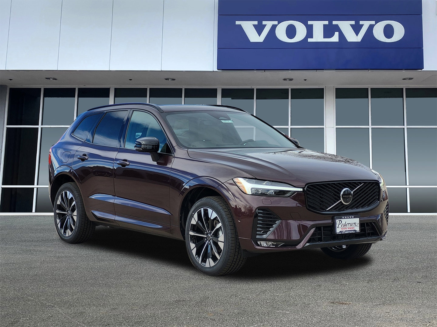 2026 Volvo XC60 B5 Plus Dark AWD's photo