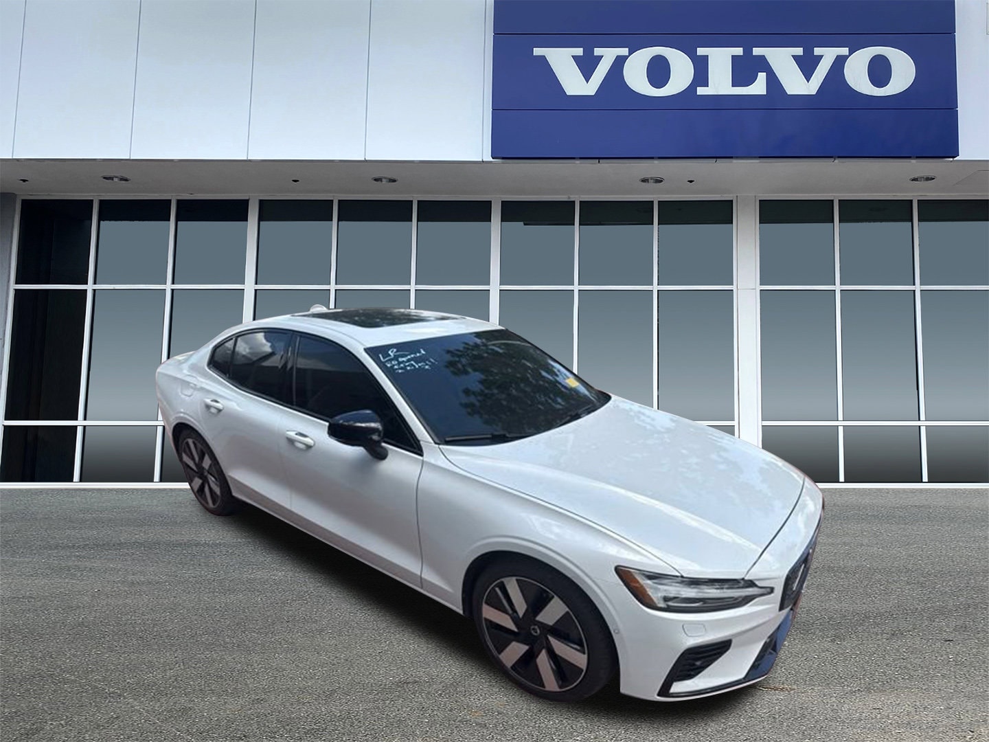 2024 Volvo S60 T8 Recharge Ultimate Dark Theme AWD's photo