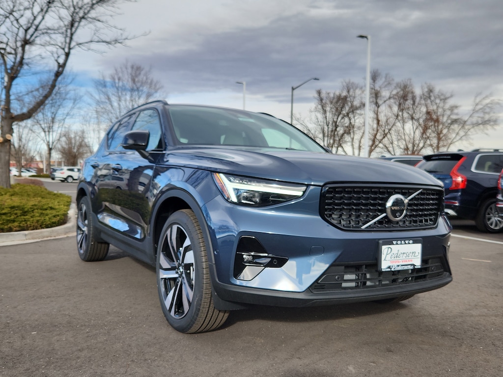 New 2026 Volvo XC40 B5 Ultra SUV