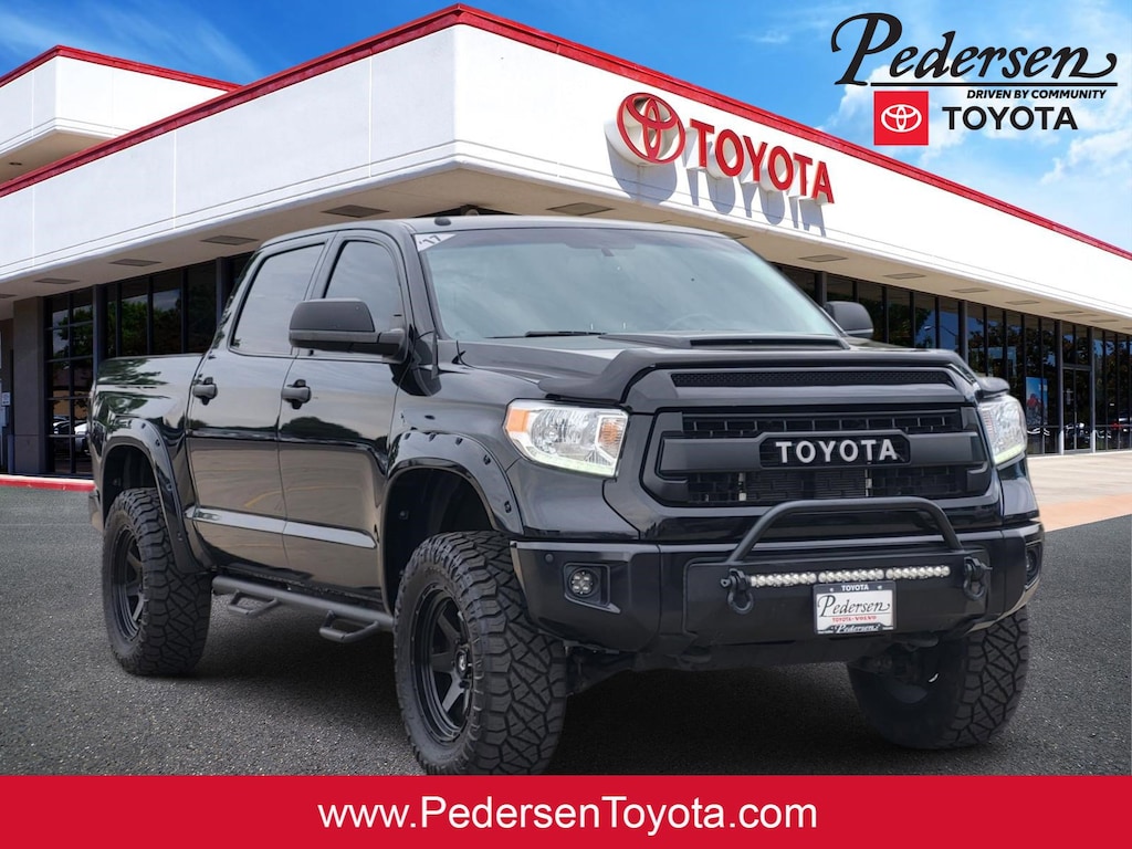 Used 2017 Toyota Tundra Platinum 5.7L V8 w/FFV Truck CrewMax