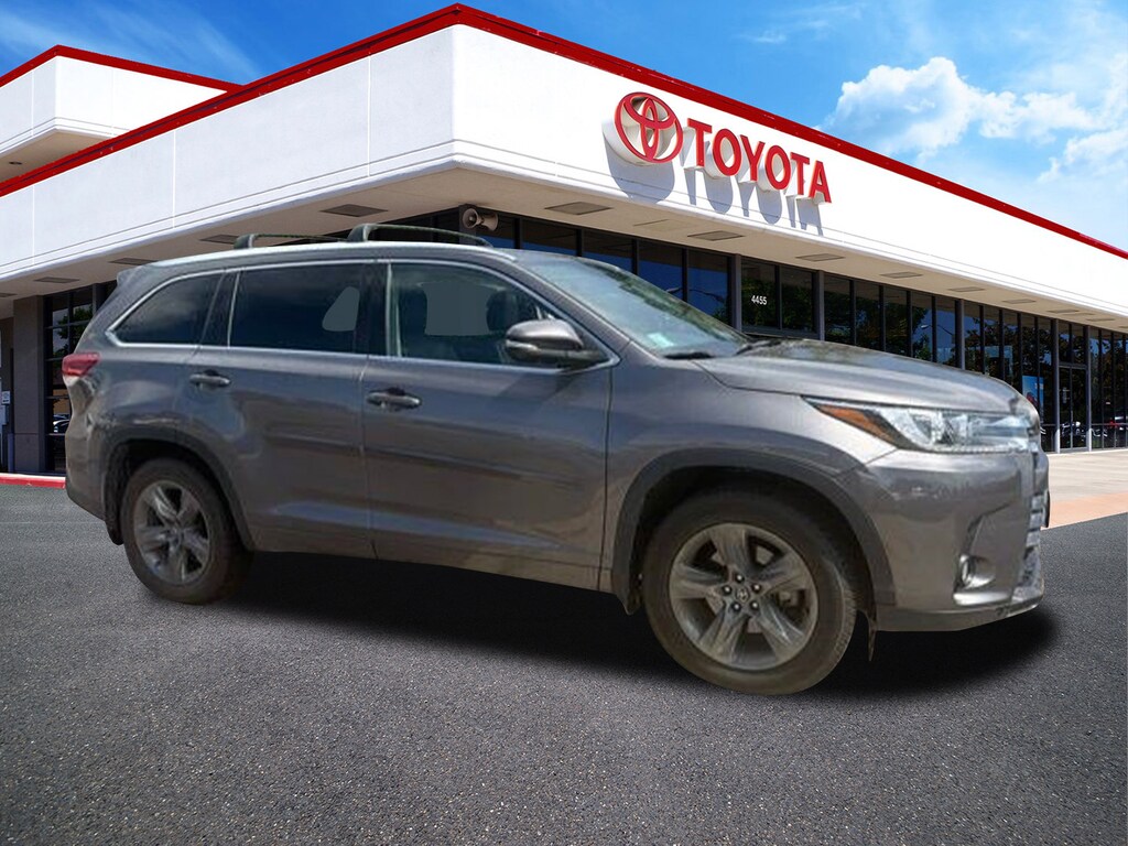 Used 2018 Toyota Highlander Limited Platinum V6 SUV