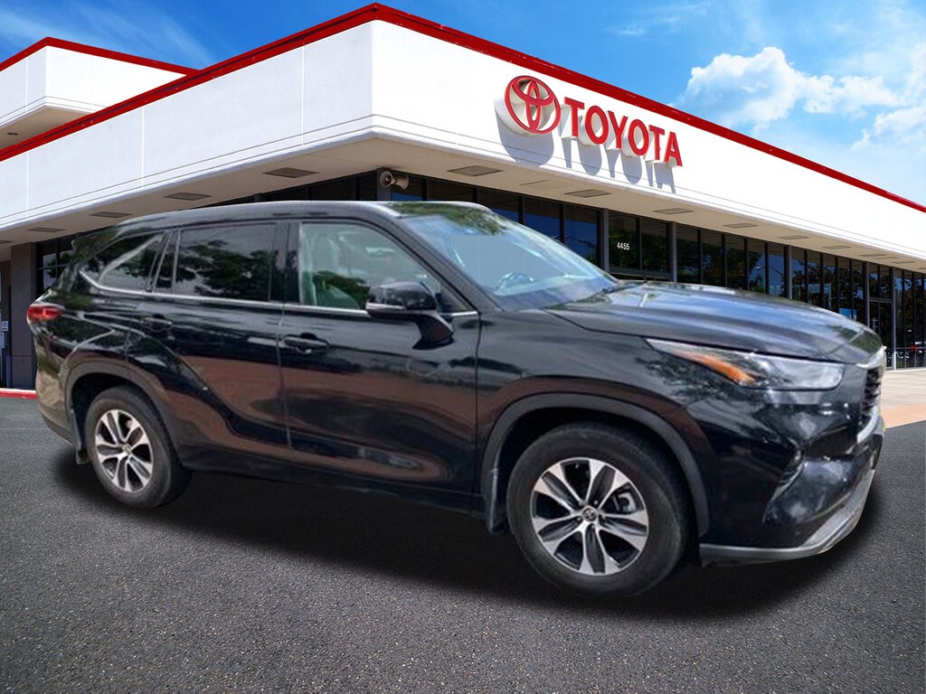 Used 2022 Toyota Highlander XLE SUV