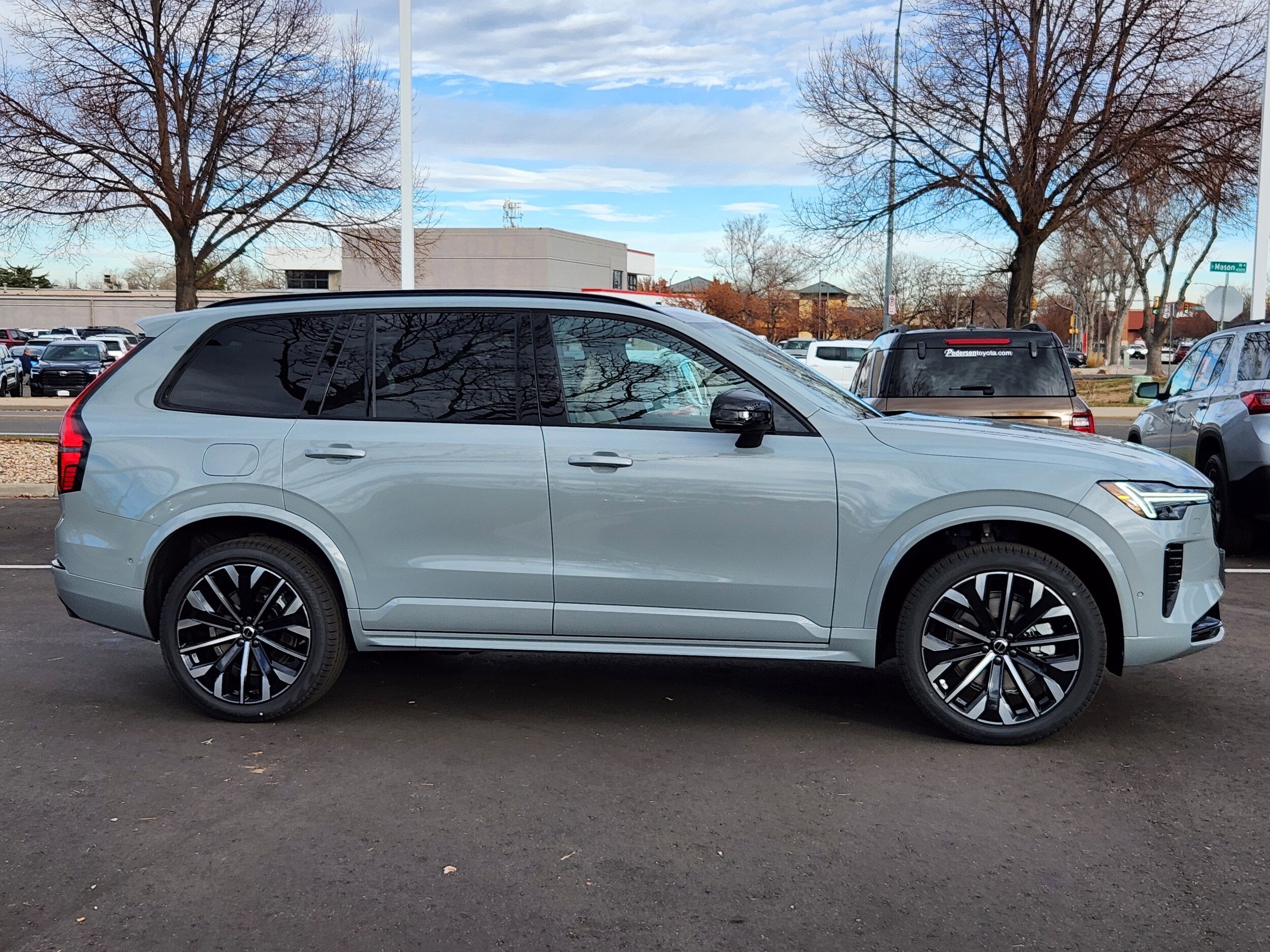 2026 Volvo XC90 photo 2