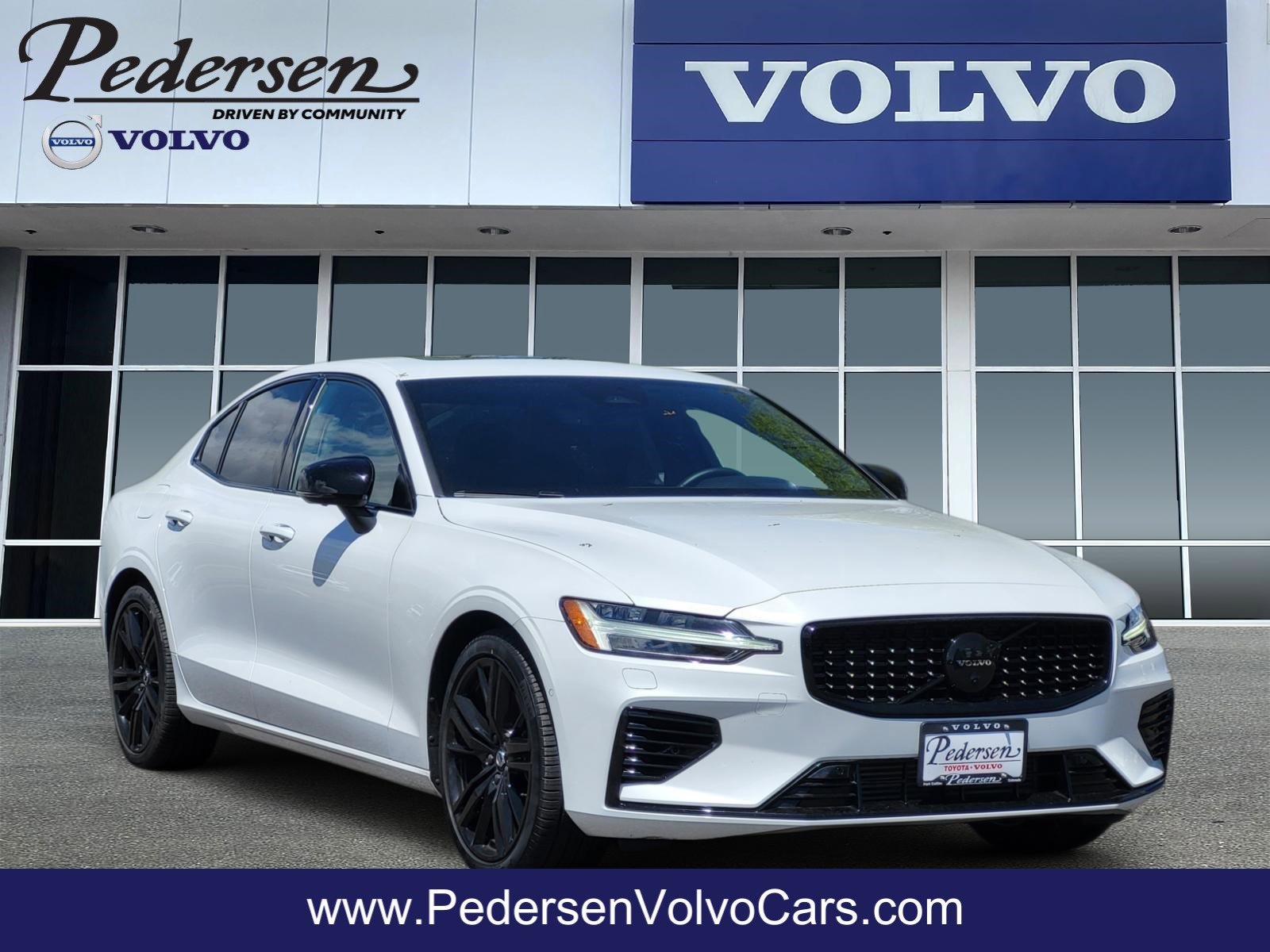 2023 Volvo S60 T8 Recharge Plus Black Edition AWD's photo