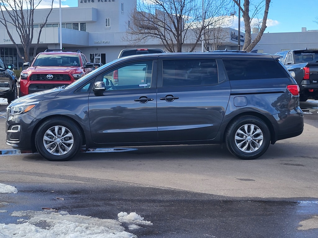 Used 2021 Kia Sedona LX Van Passenger Van