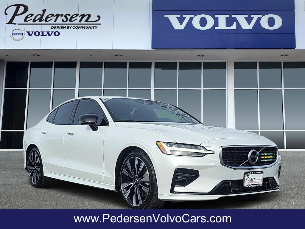 Used 2020 Volvo S60 T6 R-Design Sedan