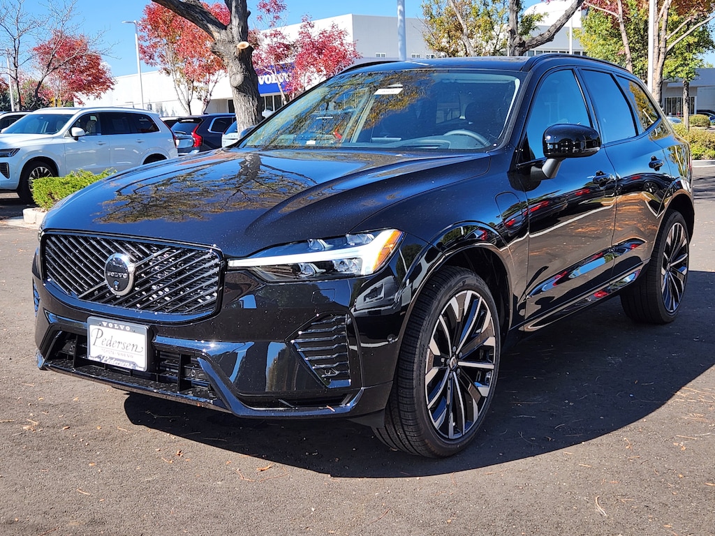 New 2026 Volvo XC60 plug-in hybrid T8 Ultra SUV