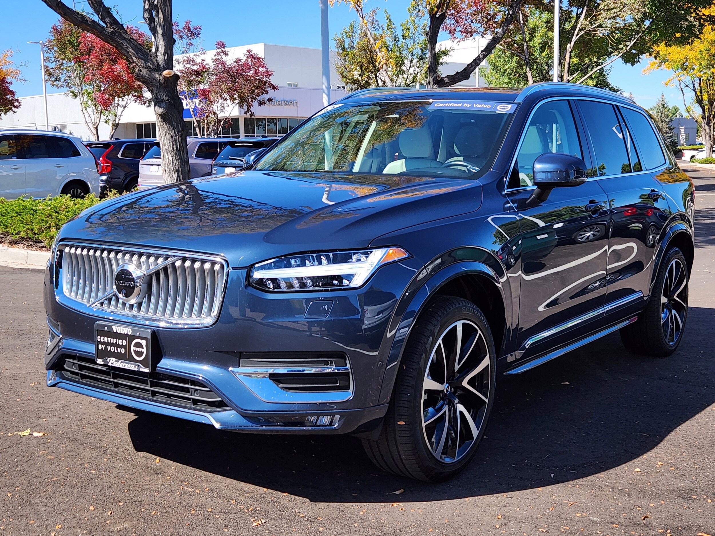 2023 Volvo XC90 AWD Plus photo 2