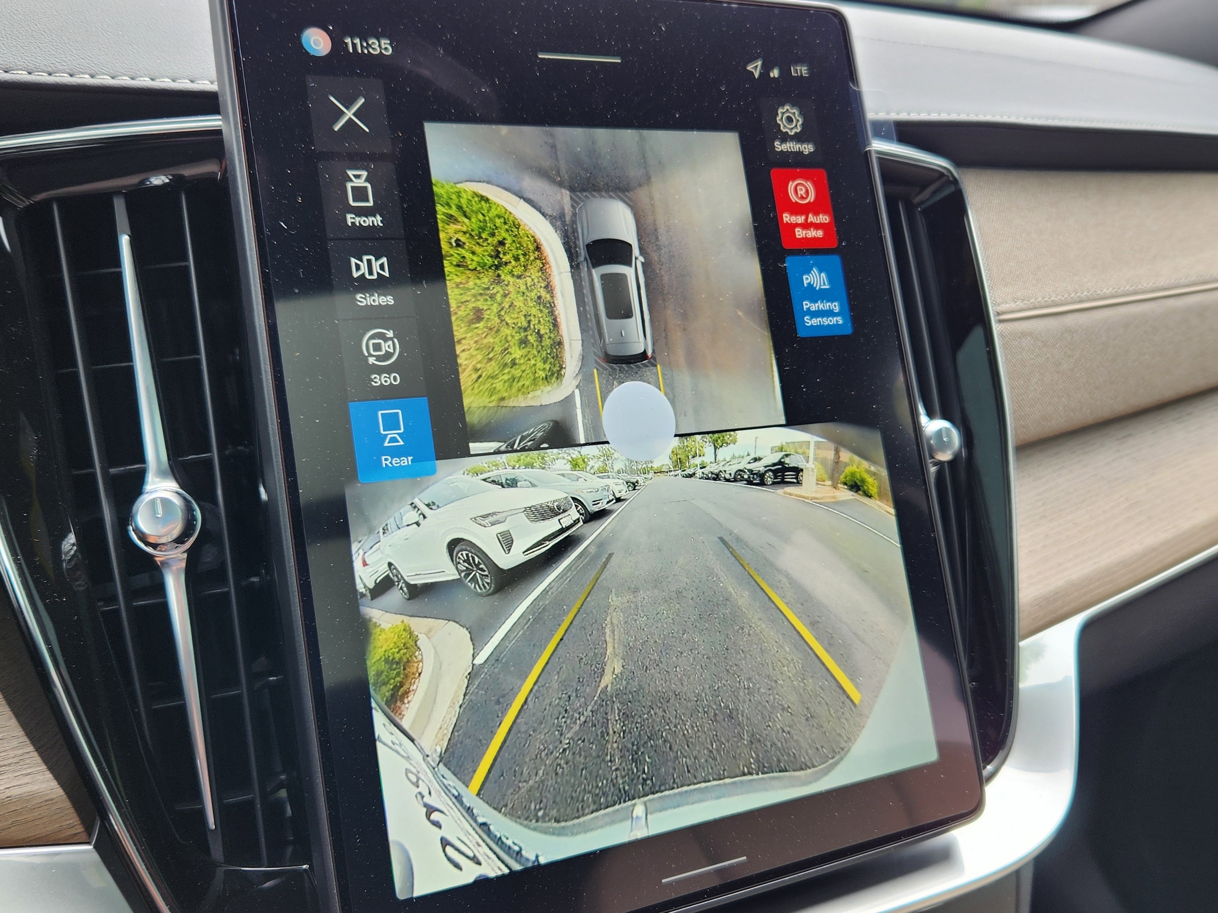 2026 Volvo XC90 Plus - Photo 11