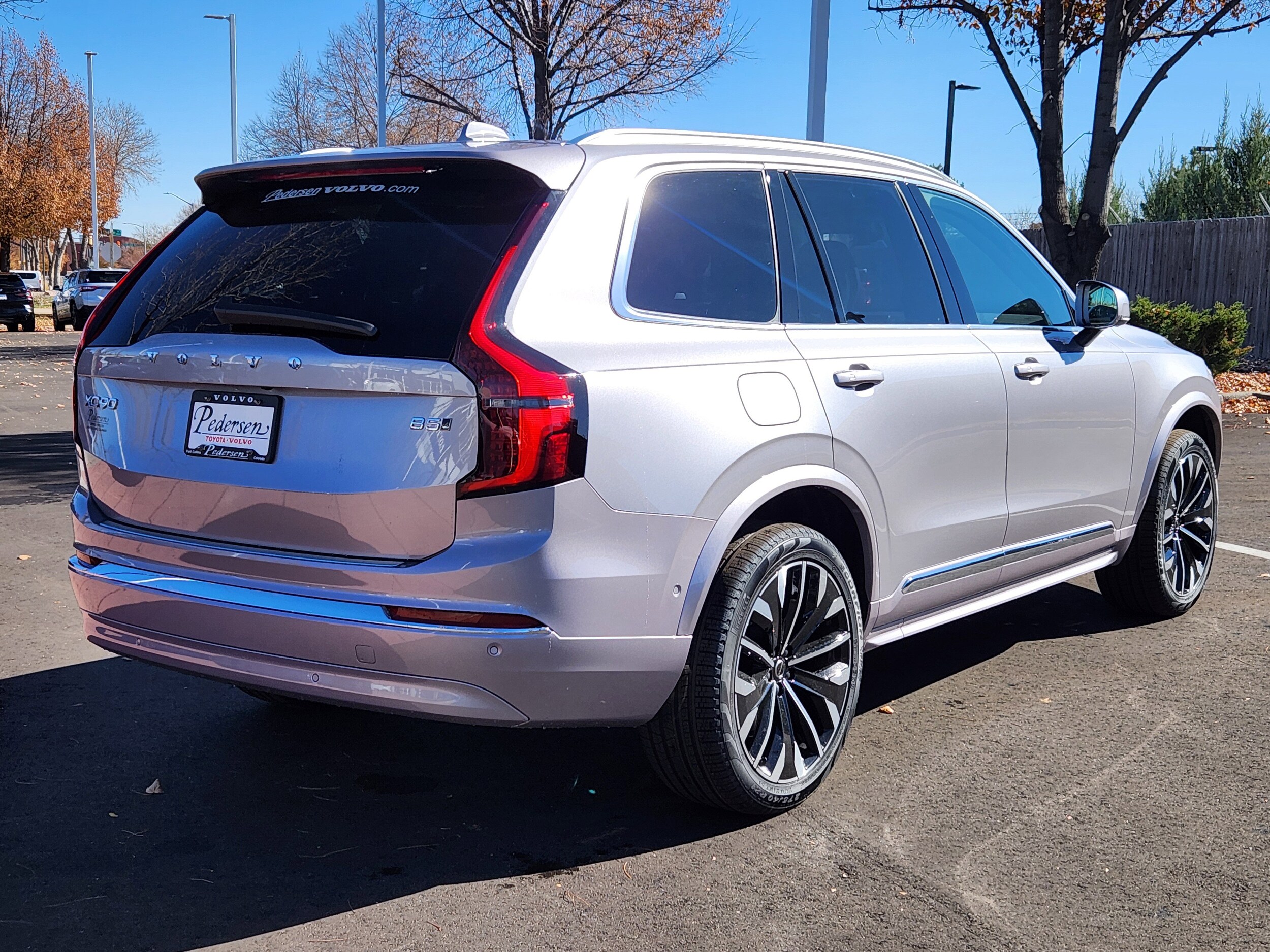 2026 Volvo XC90 B5 Plus photo 2