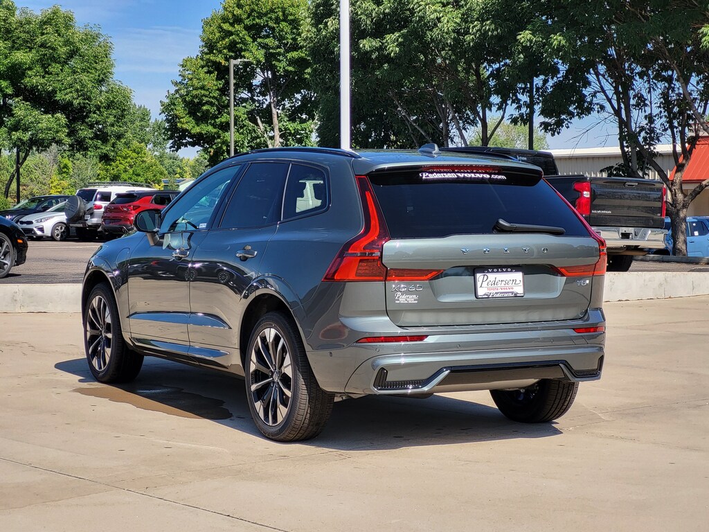 New 2026 Volvo XC60 plug-in hybrid T8 Plus SUV