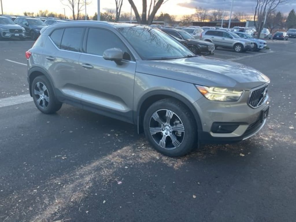 Used 2022 Volvo XC40 T5 AWD Inscription SUV