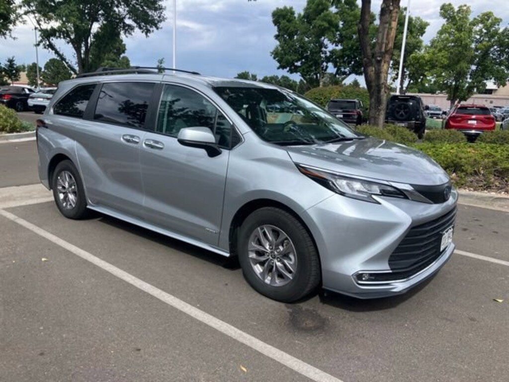 Used 2021 Toyota Sienna XLE 7 Passenger Van