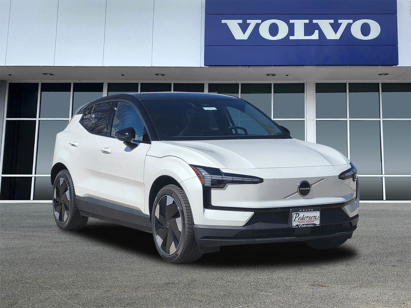 2025 Volvo EX30 Twin Motor Performance Plus's photo