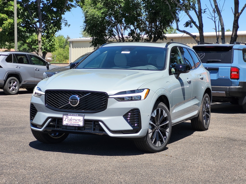 New 2026 Volvo XC60 plug-in hybrid T8 Plus SUV