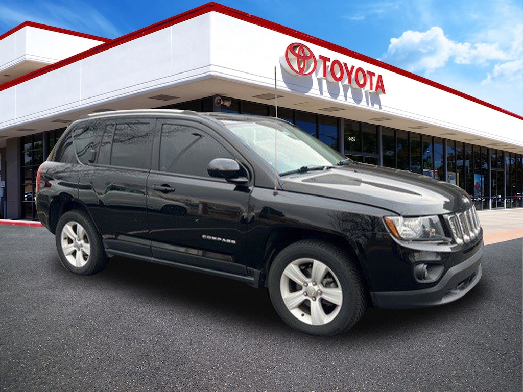 Used 2017 Jeep Compass Latitude 4x4 SUV