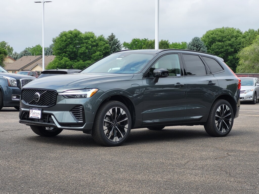 New 2026 Volvo XC60 plug-in hybrid T8 Plus SUV