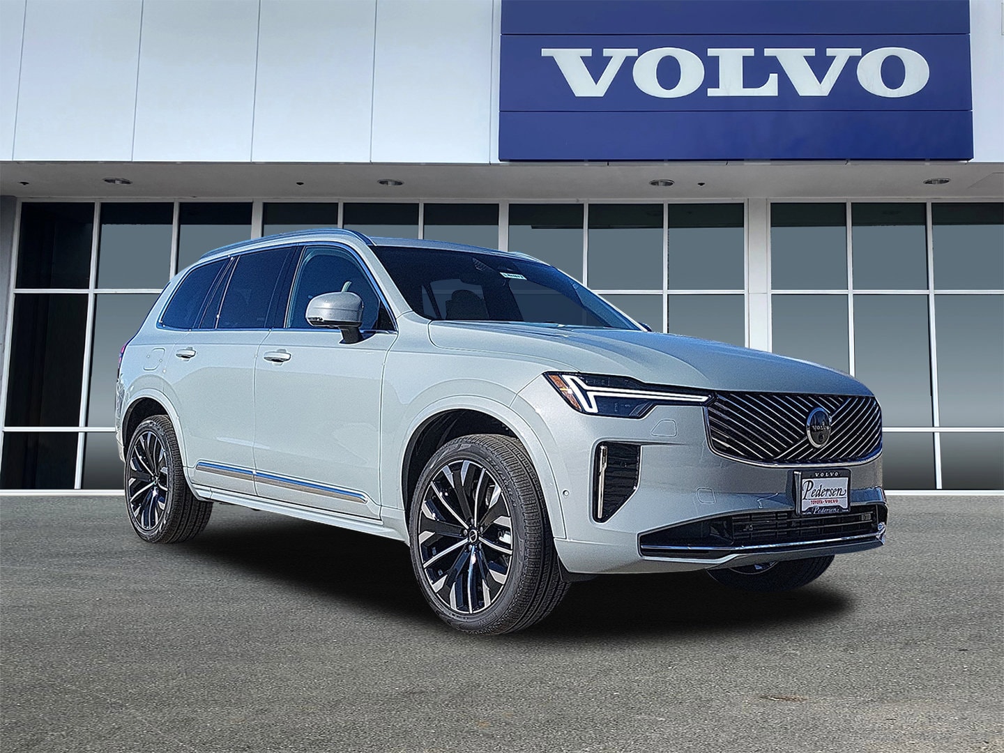 2026 Volvo XC90 T8 Recharge Plus Bright 7-Seat 4WD's photo