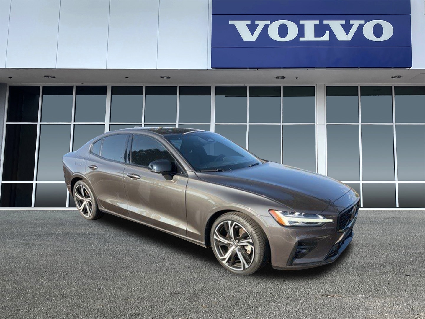 2024 Volvo S60 B5 Ultimate Dark