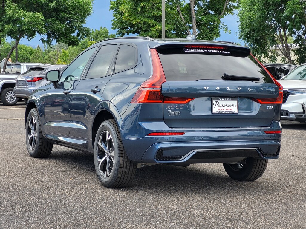 New 2026 Volvo XC60 plug-in hybrid T8 Core SUV
