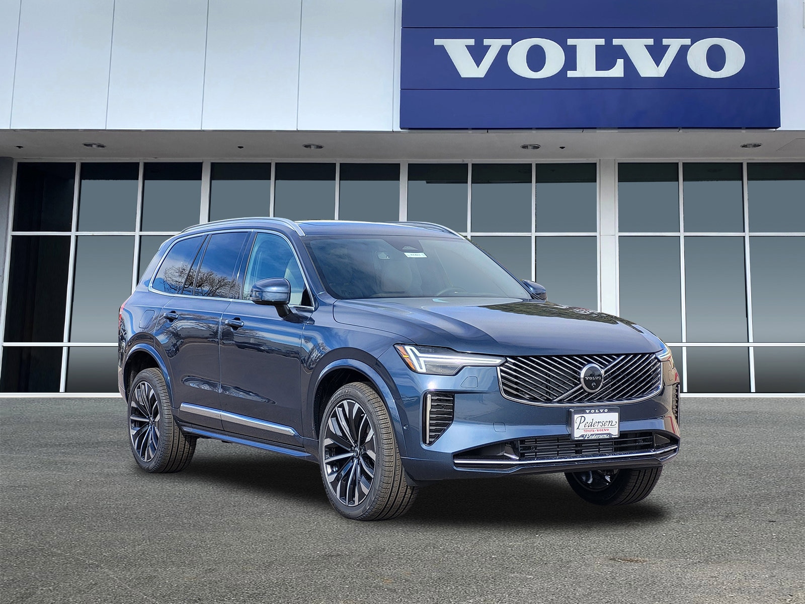 2026 Volvo XC90 T8 Recharge Ultra Bright 4WD's photo
