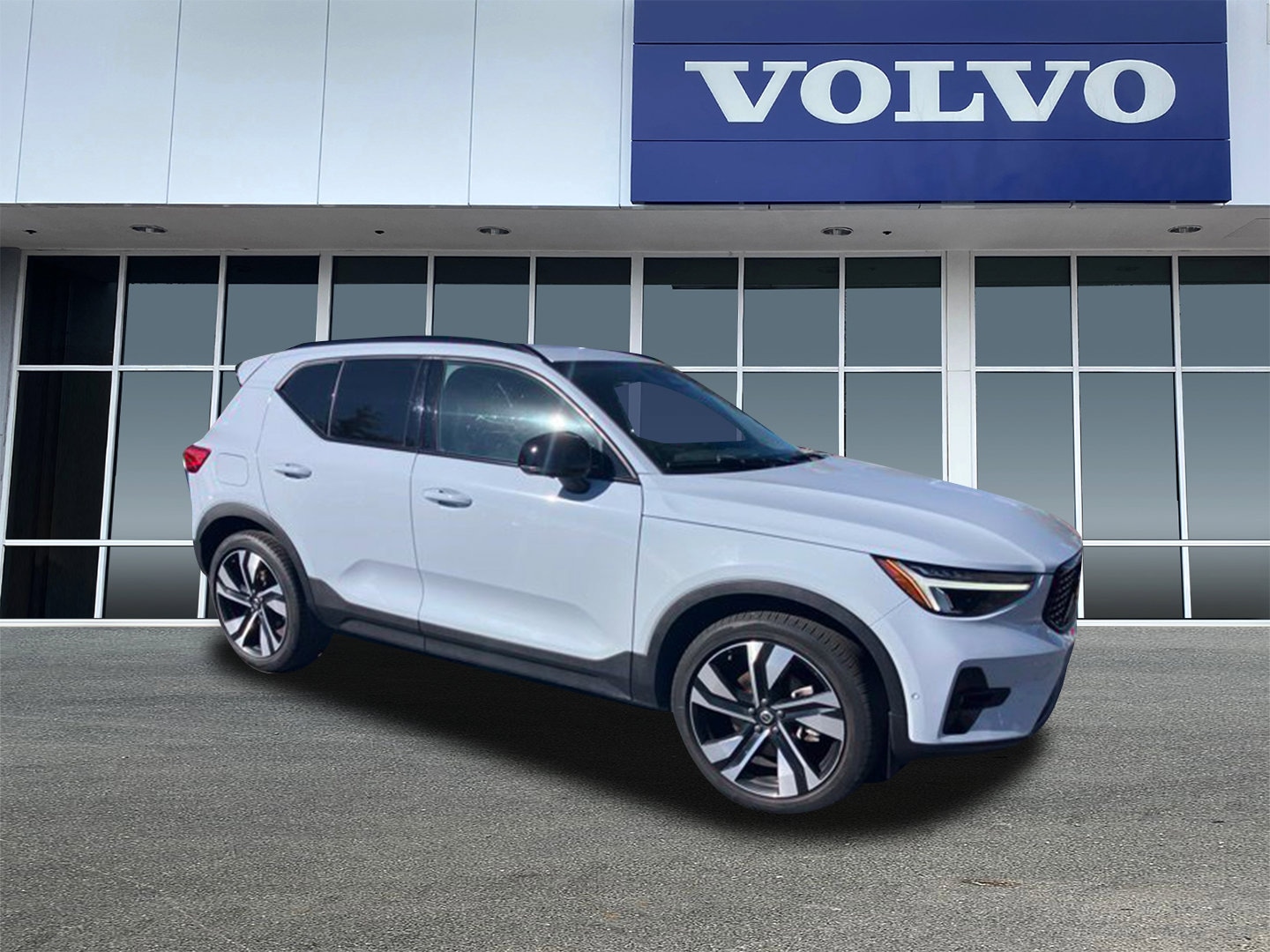 2024 Volvo XC40 Plus