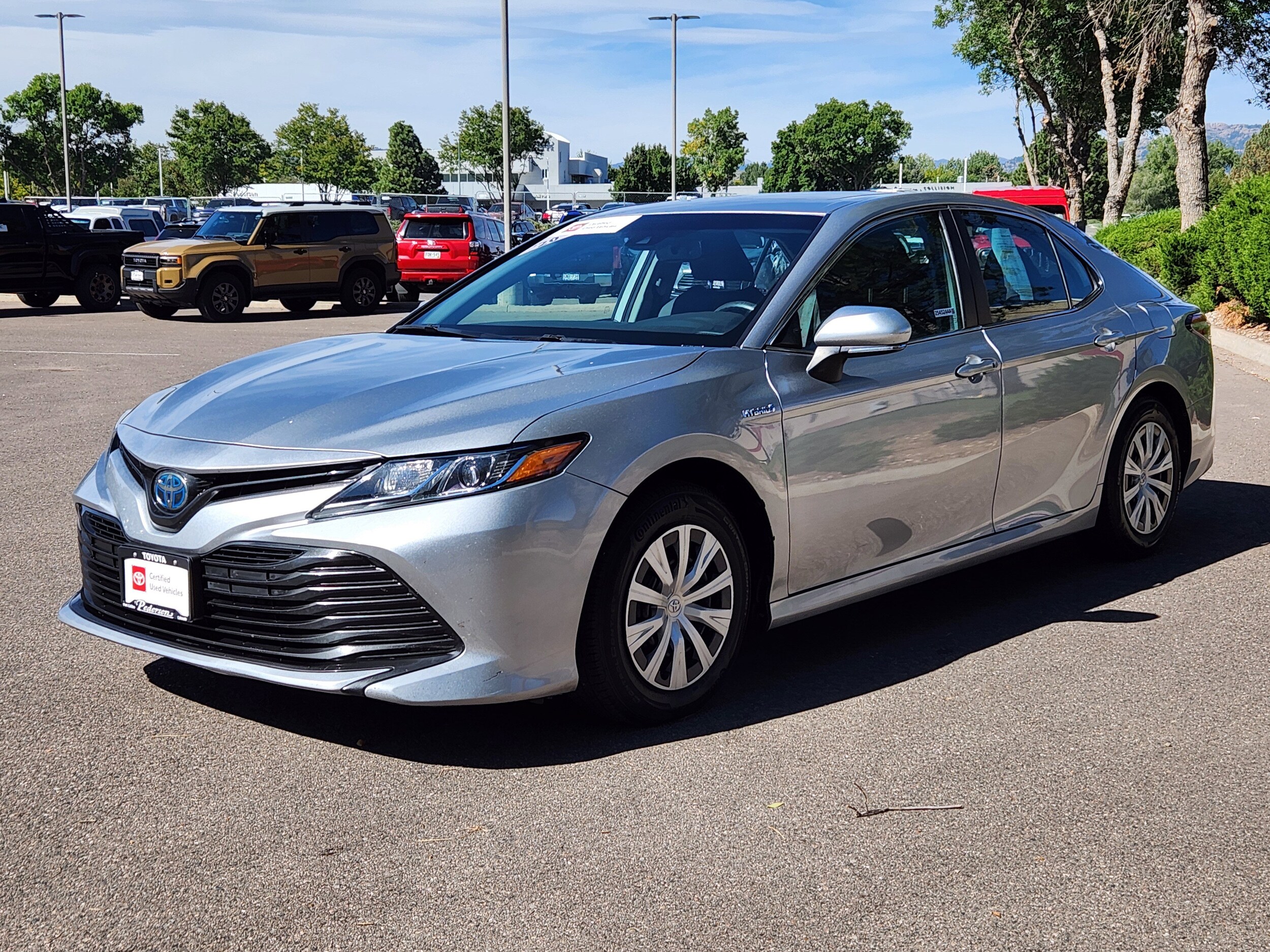 2020 Toyota Camry Hybrid LE photo 4