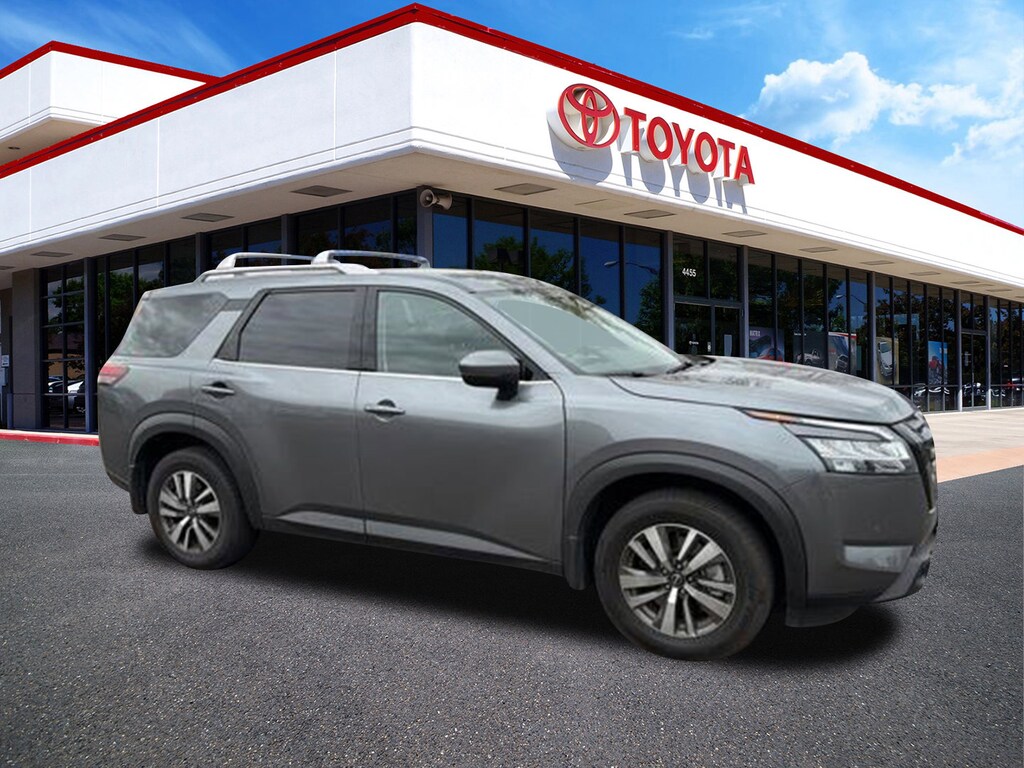 Used 2024 Nissan Pathfinder SL SUV