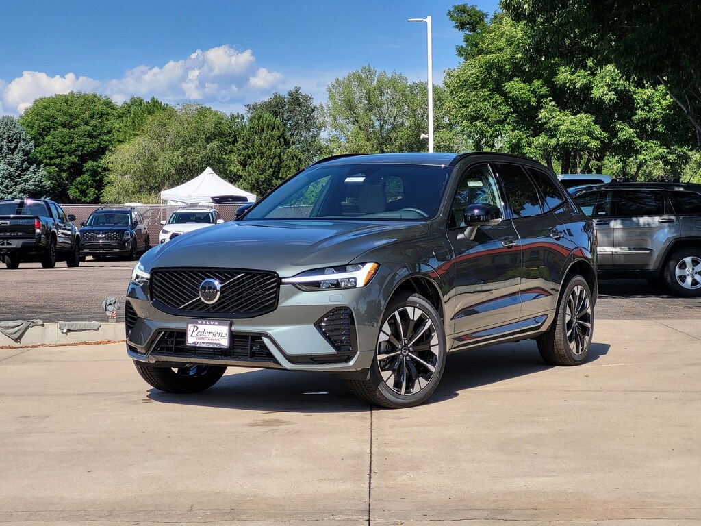 New 2026 Volvo XC60 plug-in hybrid T8 Plus SUV