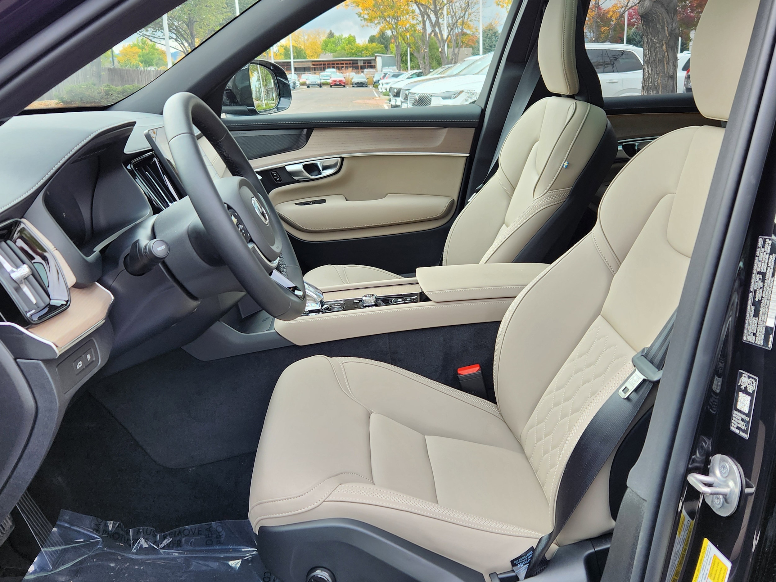 2026 Volvo XC90 Plus - Photo 7