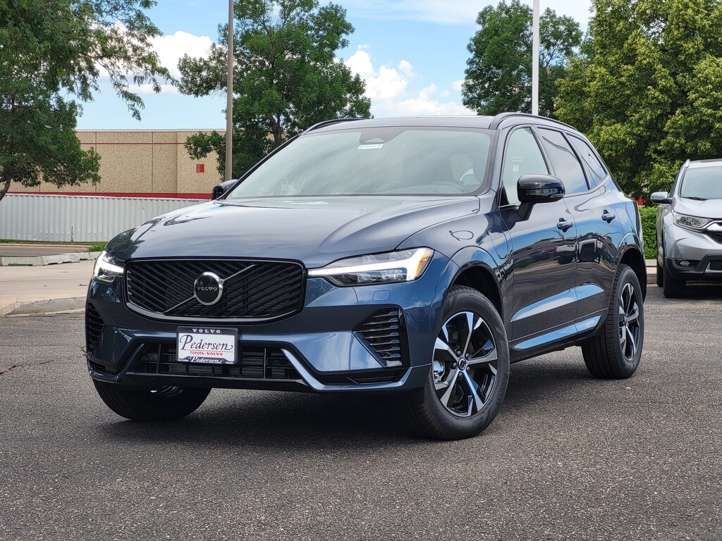 New 2026 Volvo XC60 plug-in hybrid T8 Core SUV