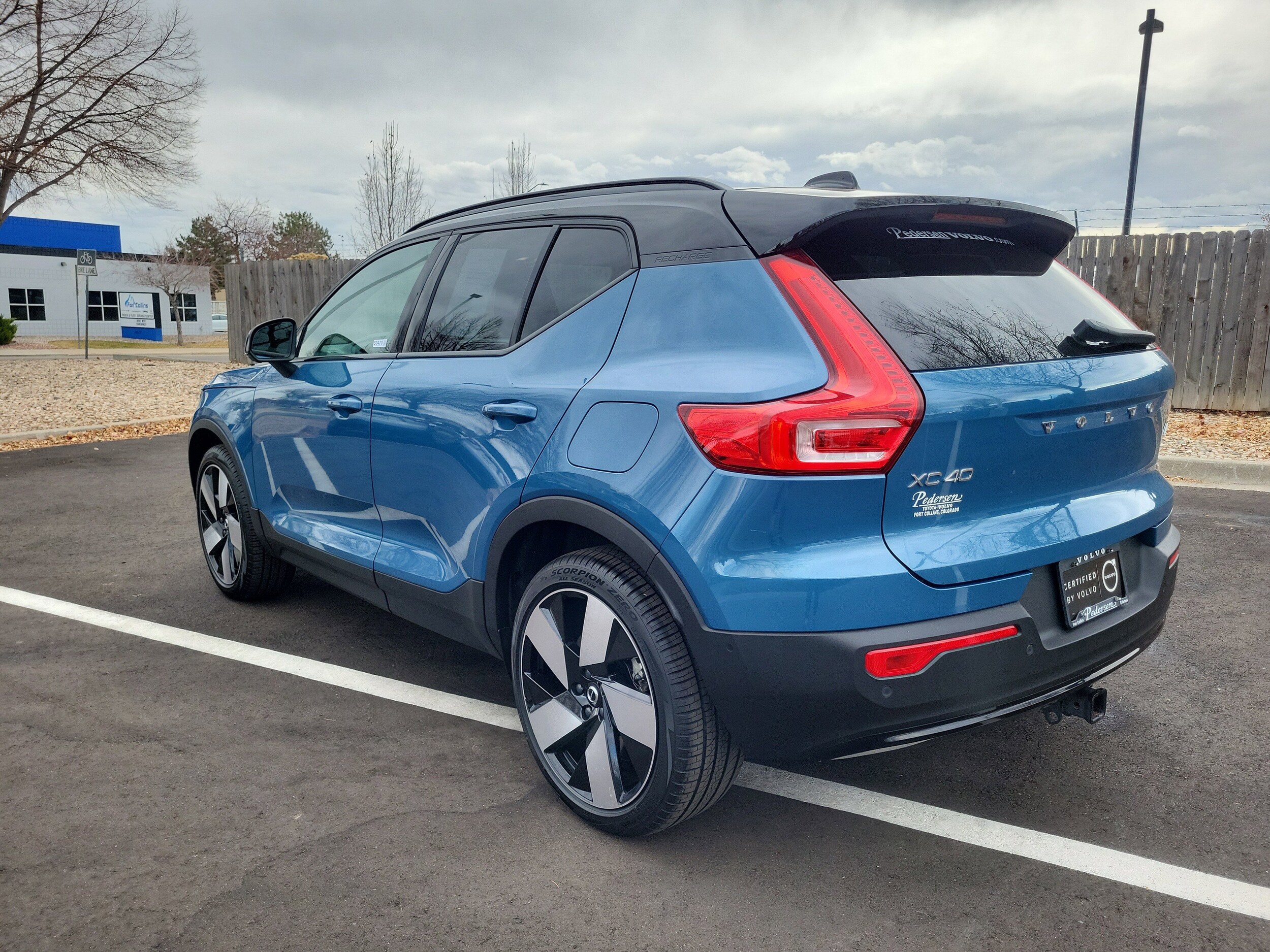 2023 Volvo XC40 Recharge Ultimate photo 3