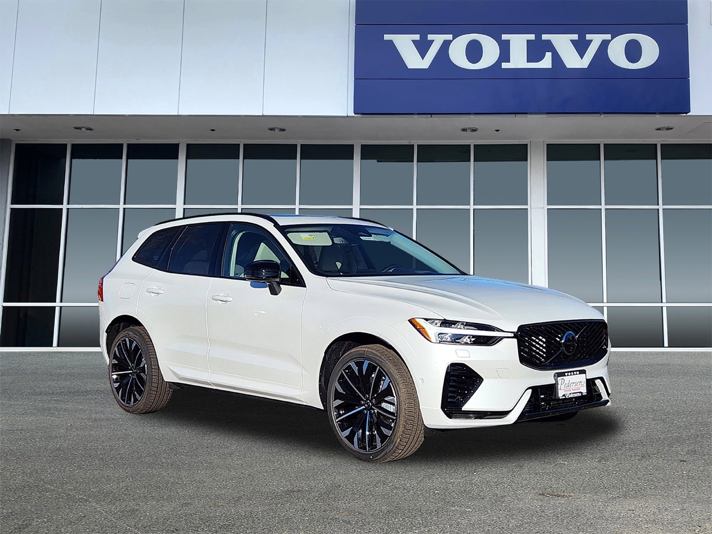 2026 Volvo XC60 T8 Ultra Dark AWD's photo