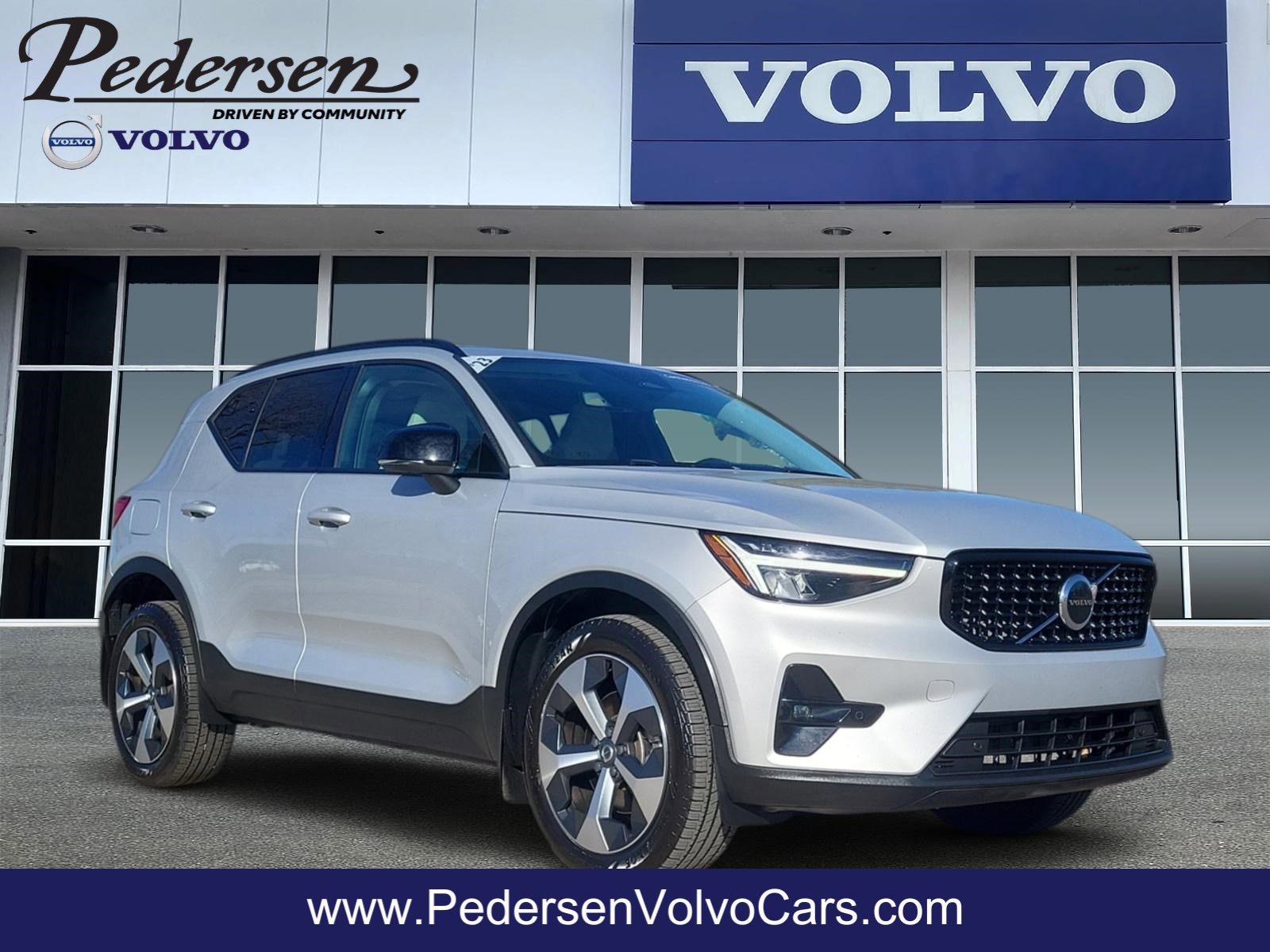 2023 Volvo XC40 Plus's photo