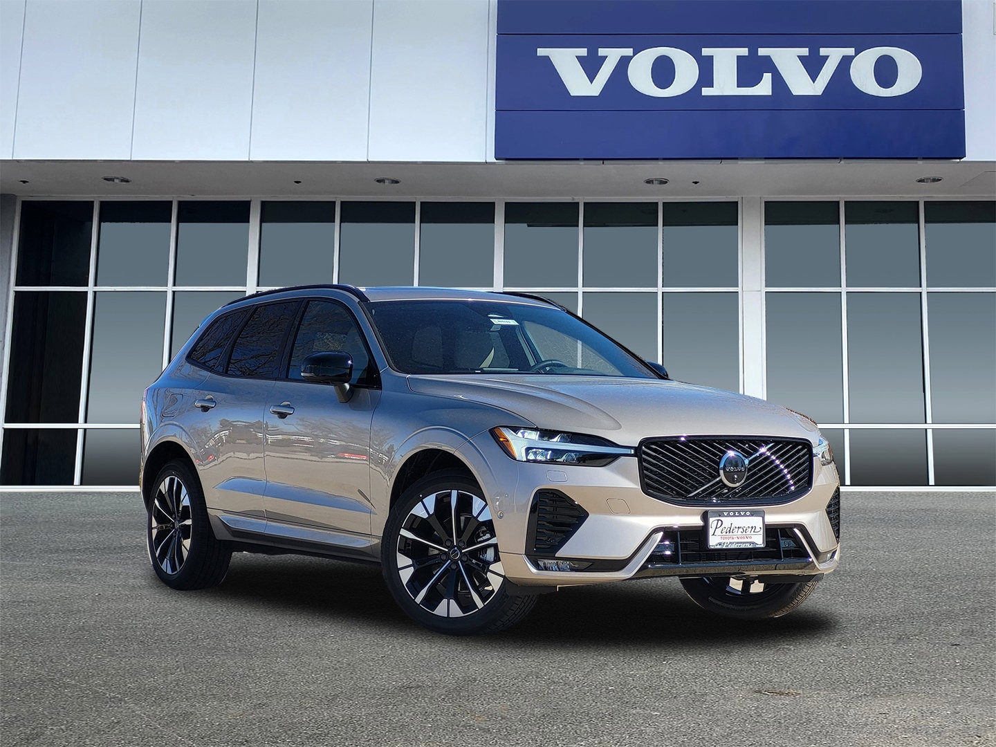 2026 Volvo XC60 B5 Plus Dark AWD's photo