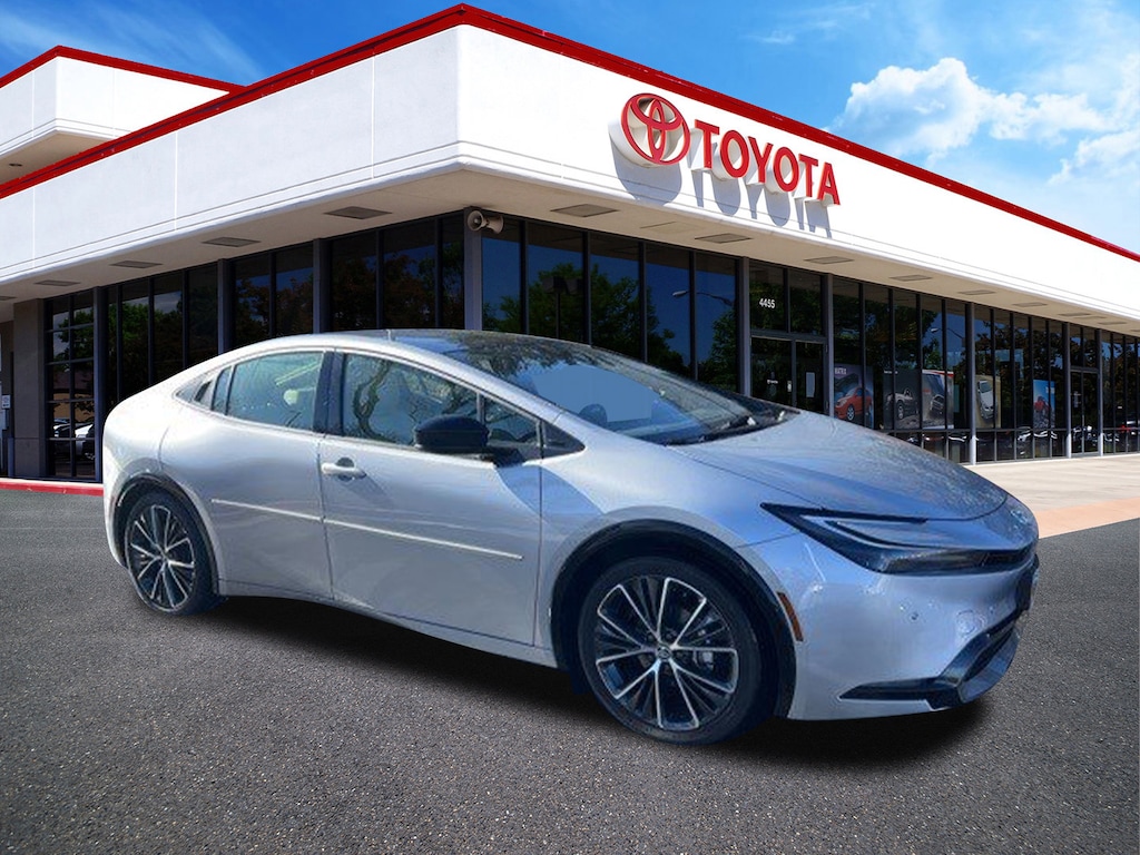 Used 2025 Toyota Prius XLE Hatchback