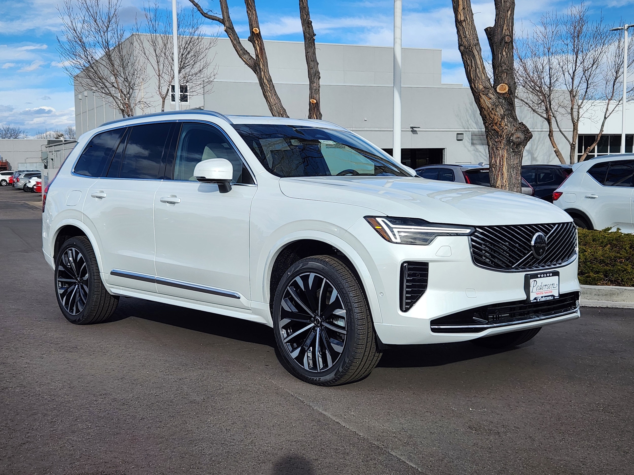 2026 Volvo XC90 Plus's photo