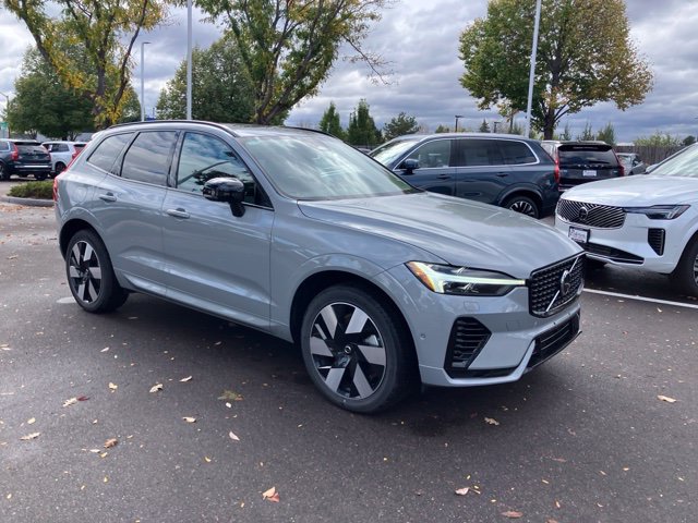 Certified 2025 Volvo XC60 plug-in hybrid T8 Plus SUV