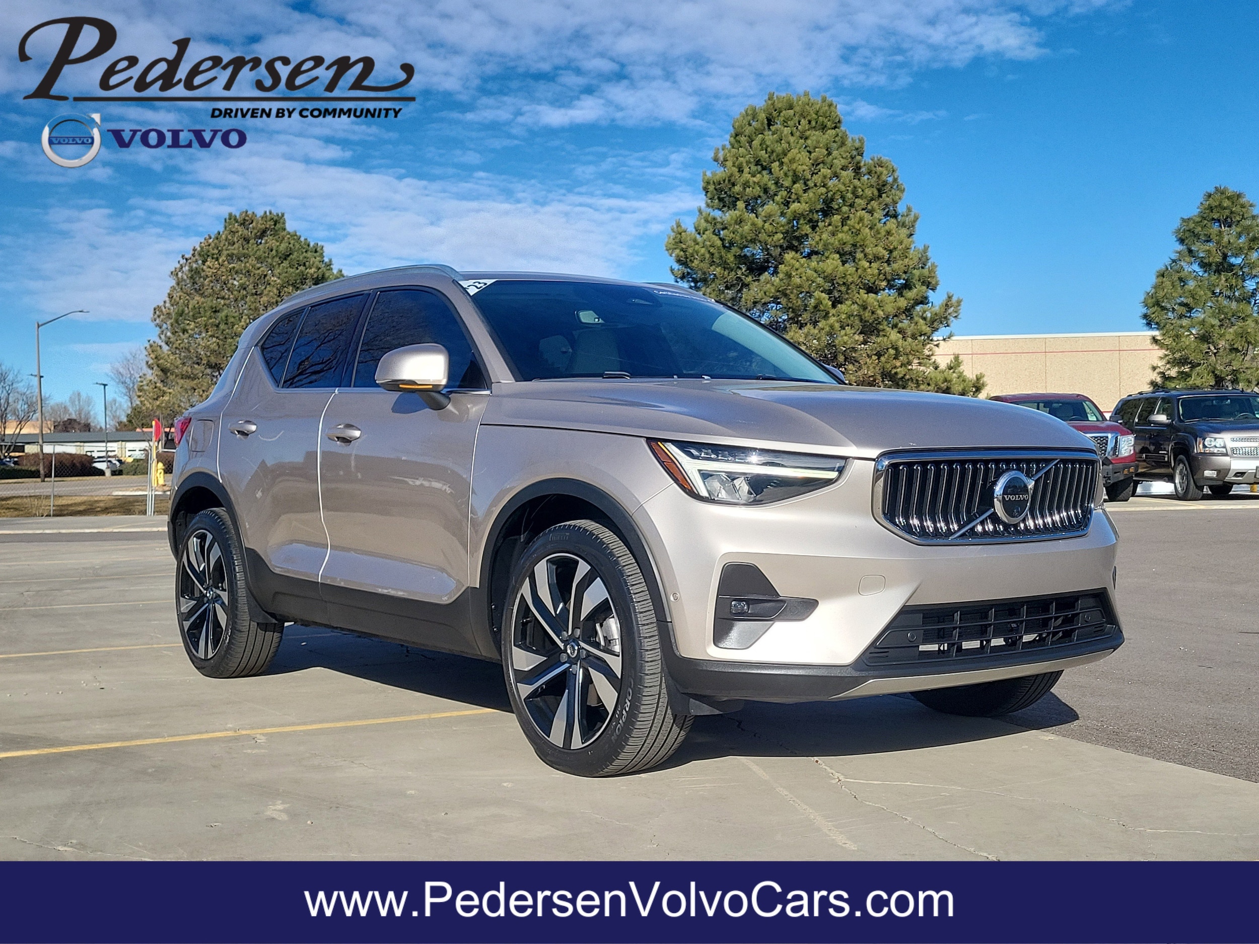 2023 Volvo XC40 Plus's photo