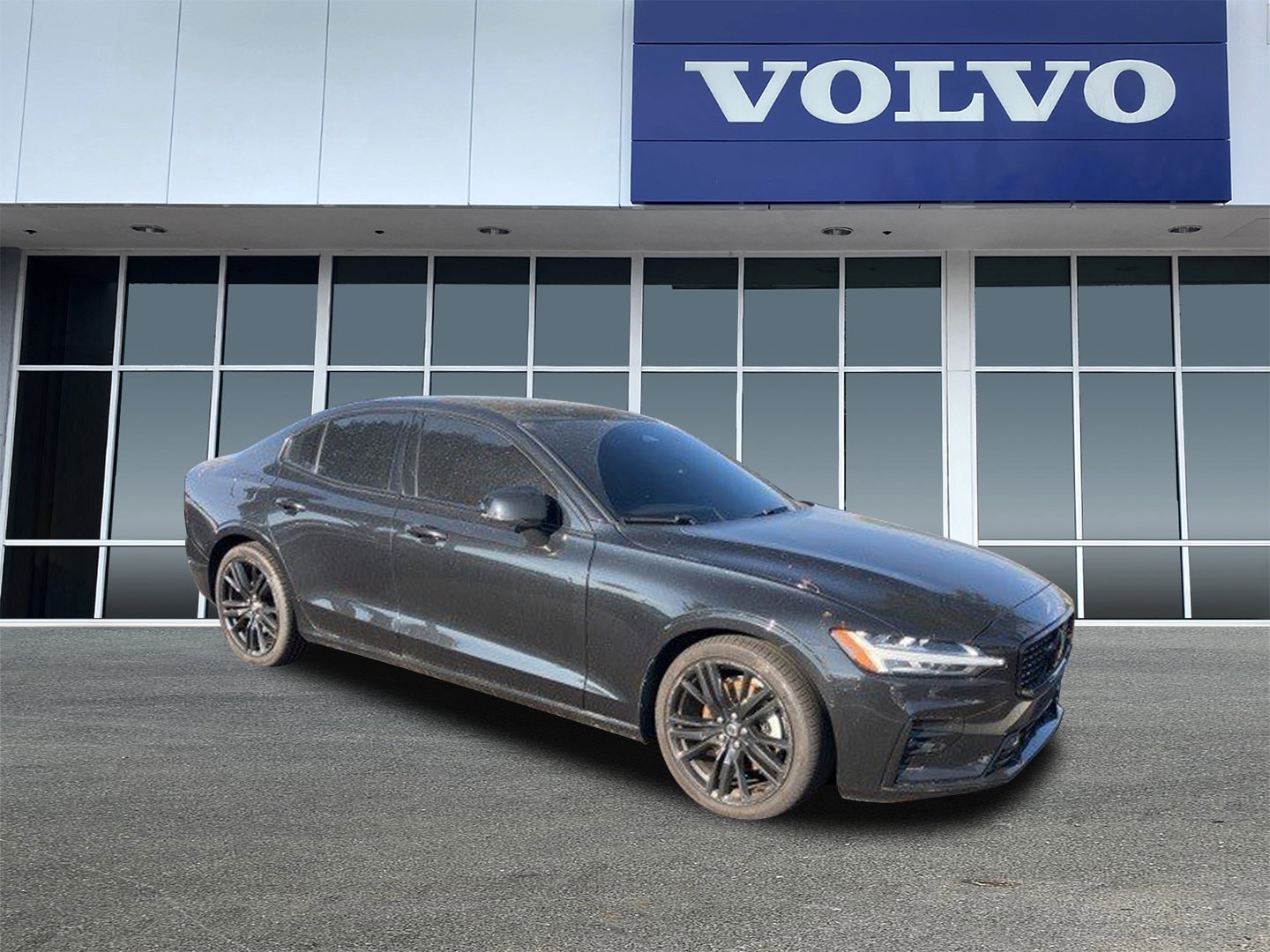 2024 Volvo S60 B5 Plus Black Edition