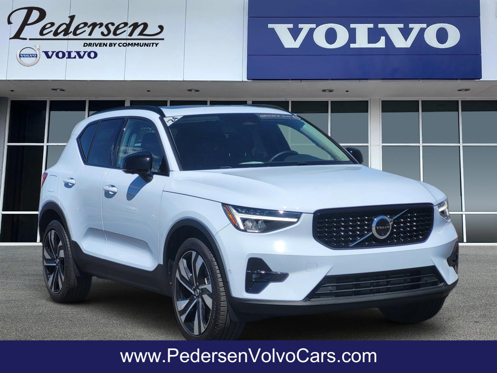 2024 Volvo XC40 Plus