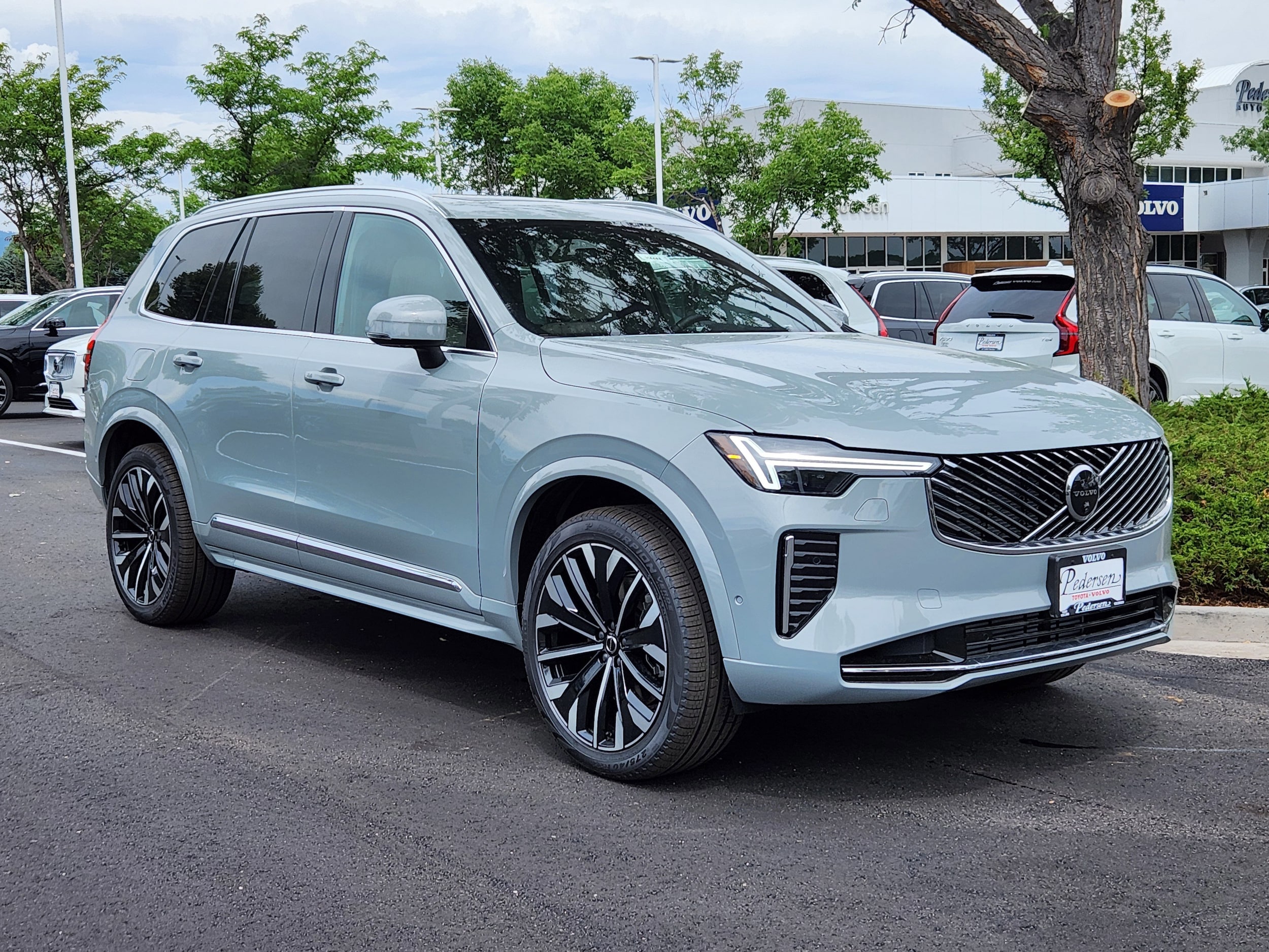 2026 Volvo XC90 Plus - Photo 16