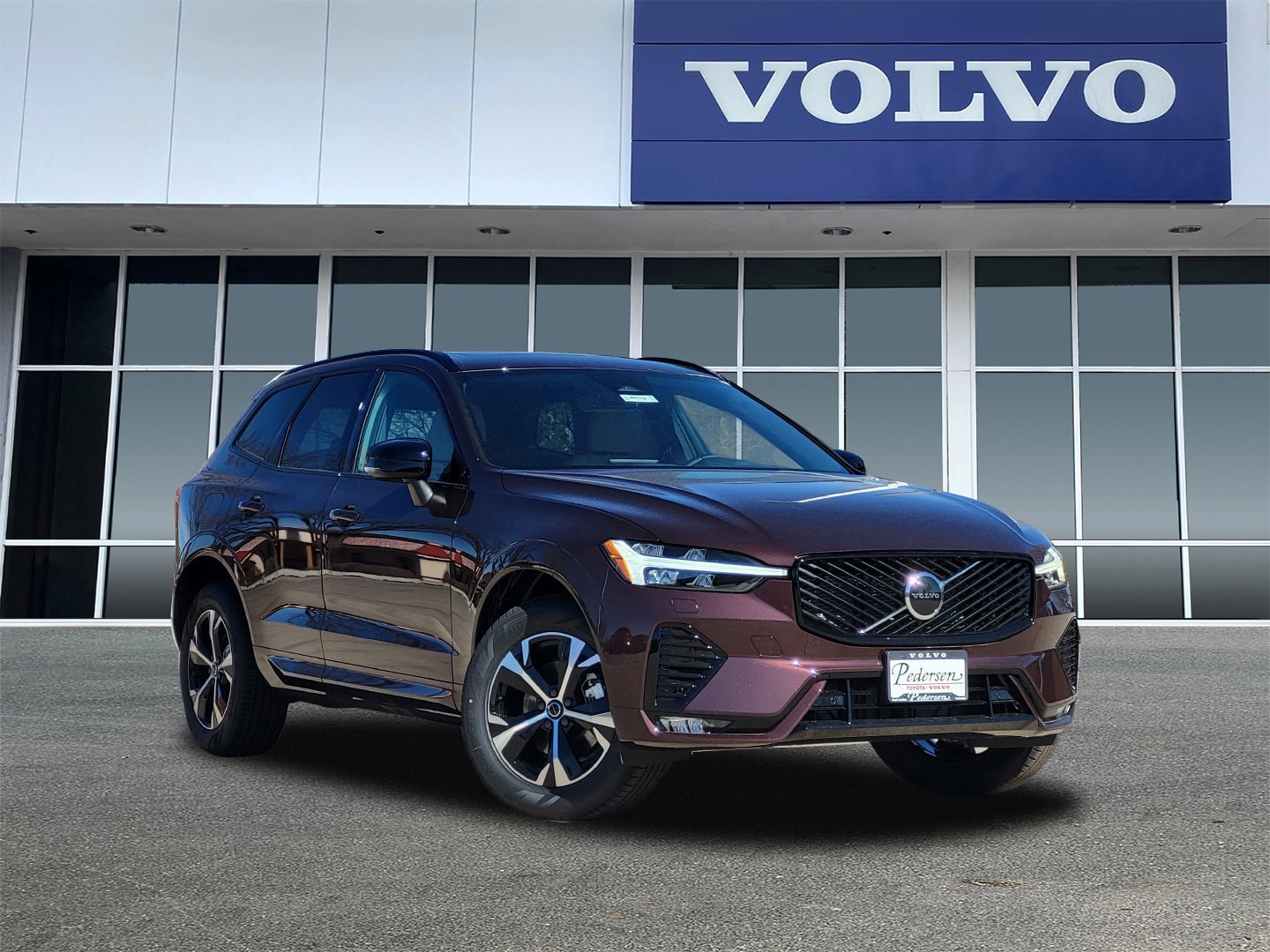 2026 Volvo XC60 B5 Core Dark AWD's photo