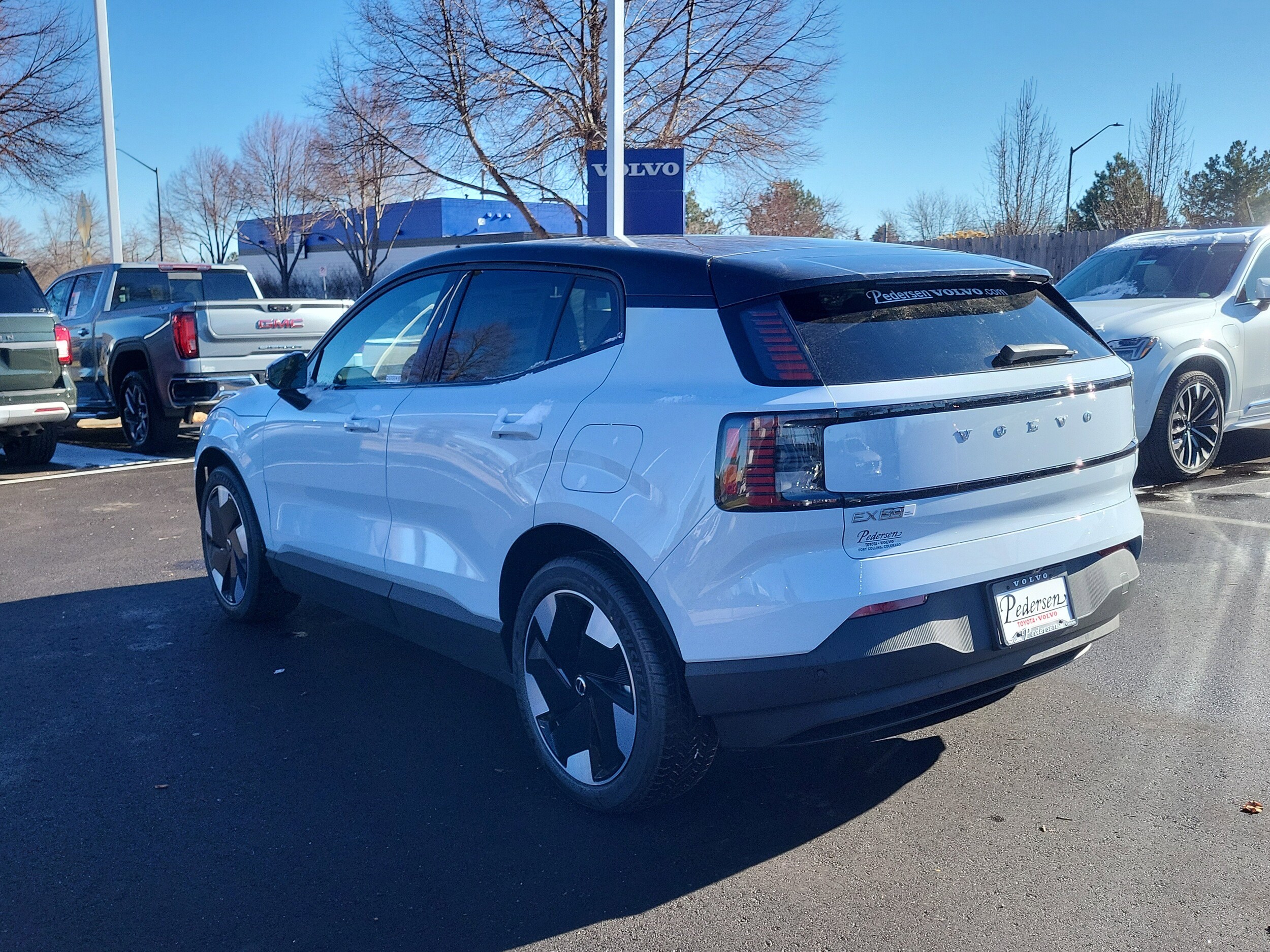 2026 Volvo EX30 Plus photo 2