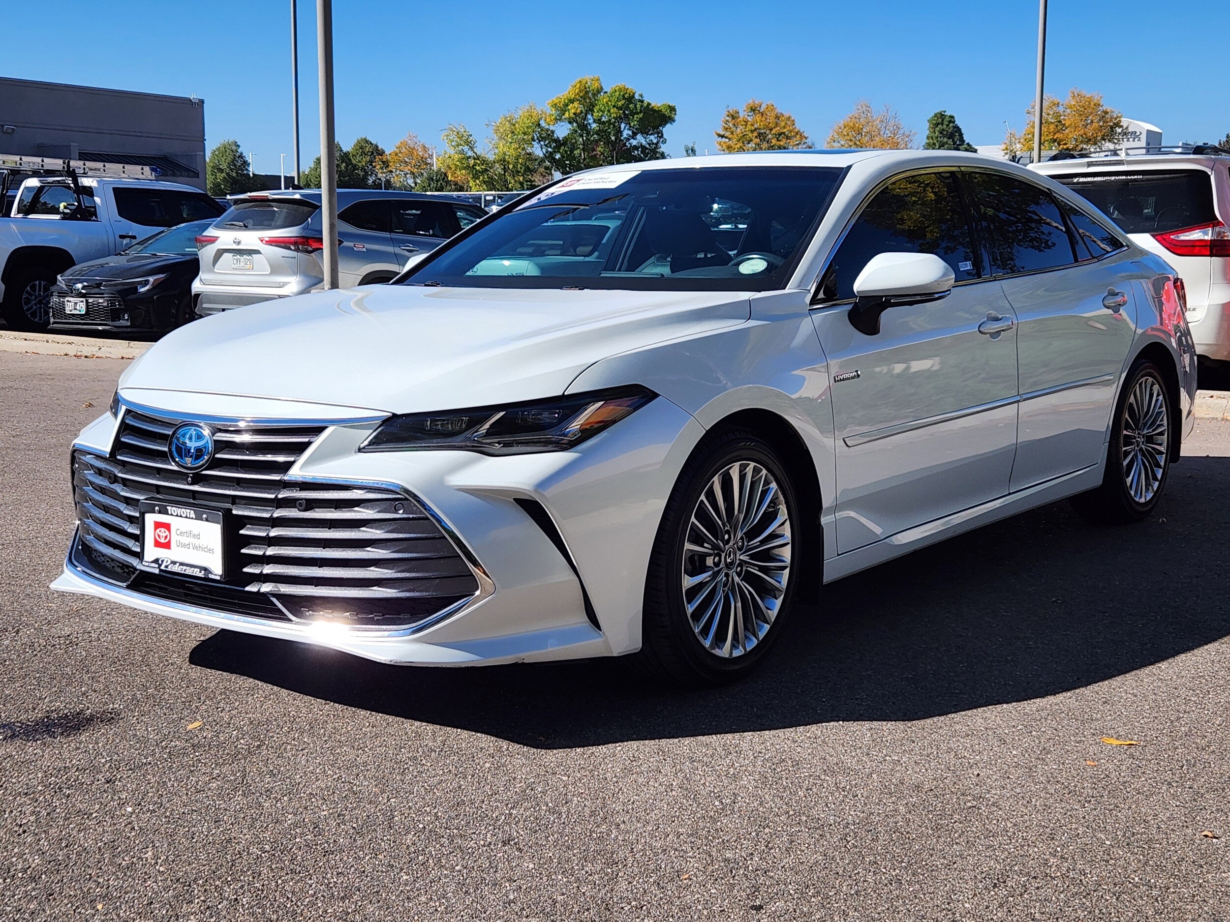 2019 Toyota Avalon Hybrid Limited photo 4